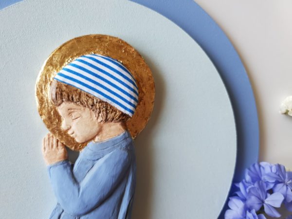 Niño Jesús azul celeste con gorro marinero y aureola dorada con pan de oro