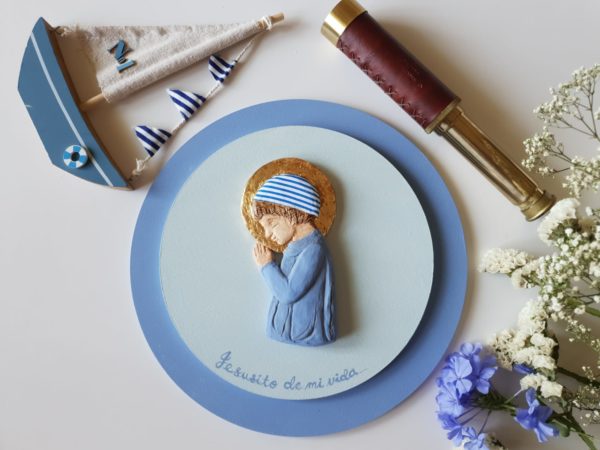 Niño Jesús azul celeste con gorro marinero y aureola dorada con pan de oro